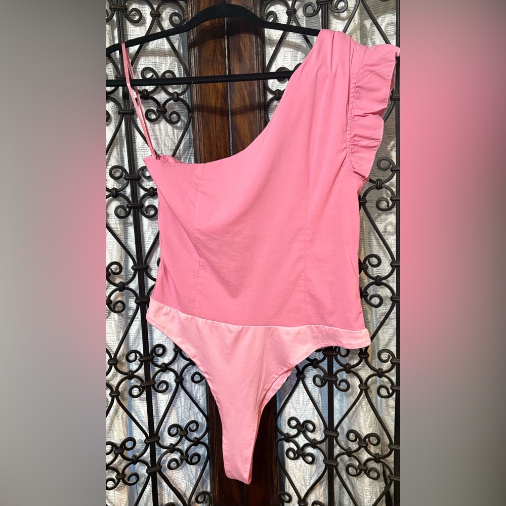 Elegant Pink One-Shoulder Bodysuit